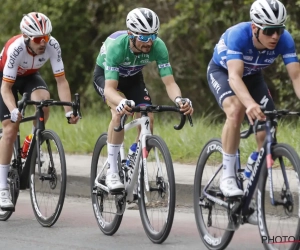 🎥 De dalerskunsten van Evenepoel? In de afdaling de rest onder druk zetten aan 80 per uur blijkt geen probleem!