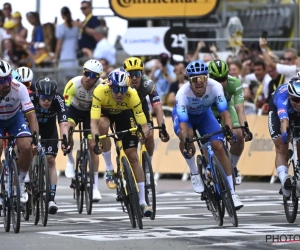 Belgische sprinters reageren: Van Aert wrijft zichzelf 'grote fout' aan, Philipsen moest te vroeg aanzetten