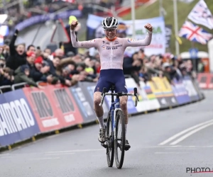 Dominante Fem van Empel (20) pakt eerste wereldtitel veldrijden, concurrente Pieterse maakt te veel foutjes