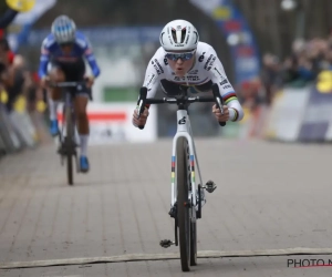 🎥 De 'superviering' van Fem van Empel: wereldkampioene veldrijden gaat Tom Pidcock achterna