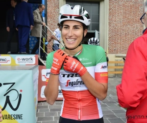 Italiaans kampioene Elisa Balsamo sprint iedereen uit het wiel in de Ronde van Valencia