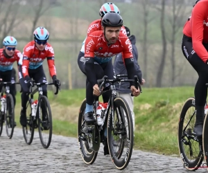 Victor Campenaerts pakt in de Omloop Het Nieuwsblad met een speciale fiets uit