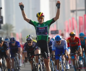 🎥 Tim Merlier is duidelijk de sterkste sprinter in de UAE Tour, hij wint opnieuw en deze keer zonder fotofinish