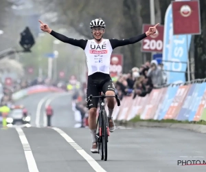 Tadej Pogačar wint met de hulp van berichtje van Mathieu van der Poel de Amstel Gold Race: "Zal hem bedanken"