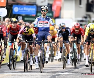 Een teken naar Lefevere? José De Cauwer verklaart opvallende zegegebaar van Julian Alaphilippe in de Dauphiné