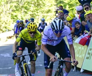 Tom Dumoulin ziet zwakte bij Tadej Pogacar in deze Tour: "Vingegaard doet dat beter"