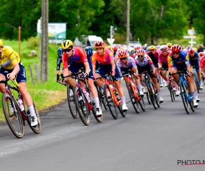 De jury lacht er niet mee in de Tour de France Femmes: nu krijgt Lotte Kopecky een waarschuwing