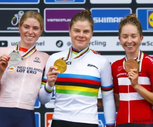 Zilveren Demi Vollering looft Lotte Kopecky: "Een heel mooie wereldkampioene"