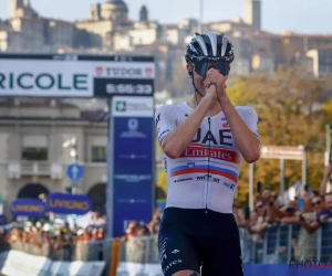 🎥 Tadej Pogacar te sterk voor Sepp Kuss in Saitama Criterium, logische namen in de top vier