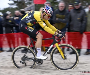 Mathieu Van der Poel veel te sterk voor Wout van Aert: "Maar de Paterberg is nog ver"