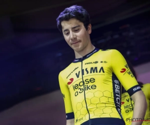 Eindelijk terug een glimlach? Cian Uijtdebroeks heeft wat te zeggen voor de start van de etappe in de Vuelta zaterdag