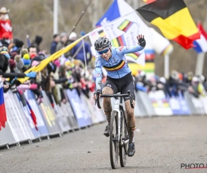 Ouders krijgen Sanne Cant aan het lachen met goed bedoelde prikjes: "Ze kon ferm ambetant zijn" en "Ik word hier mooi afgeschilderd"