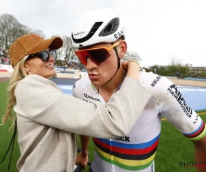 📷 "Bovenmenselijke" Van der Poel slaat vriendin Roxanne met verstomming na Parijs-Roubaix