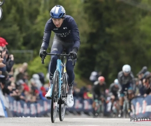 🎥 Onderkoelde favorieten geven allemaal op in Waalse Pijl, Maxim Van Gils mee op het podium