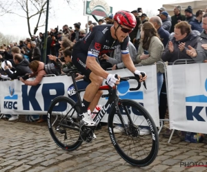 📷 Matteo Trentin schrikt van wat hij op zijn hotelkamer krijgt in de Giro