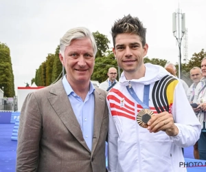 Met dank aan het voorwiel: Wout van Aert onthult hoeveel winst hem dat opleverde in jacht op medaille