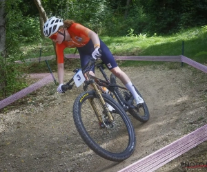 🎥 Zie haar stralen: Nederlandse wint met overmacht het WK mountainbiken