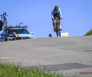 Kettingprobleem deert Remco Evenepoel niet: op grandioze wijze naar WK-goud!