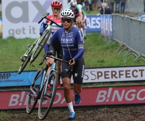 Iedereen in de cross in Hamme kijkt op van opvallend moment, Alvarado (Fenix-Deceuninck) doet frappante uitspraak