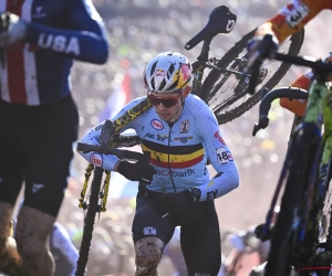 Wout van Aert loopt opdoffer op tijdens het WK veldrijden maar hij wordt uit de nood geholpen: "Er zijn nog eerlijke mensen"