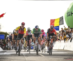 🎥 Kwakken ze tegen elkaar en blijft het reglementair? Van Aert en Belgische triomfator geven hun versie van de feiten