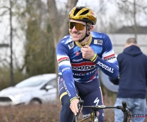 🎥 Soudal Quick-Step pronkt met knappe top 5 maar Remco Evenepoel prikkelt iedereen met boodschap van de dag