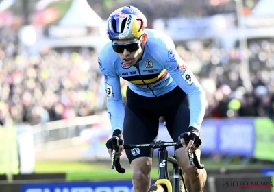 Wout van Aert zet WK veldrijden pas heel laat op het programma: trainer spreekt klare taal over wat het enorme verschil is