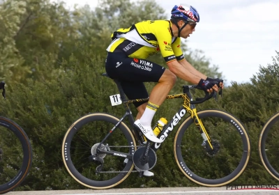 Nog geen sprake van doemdenken: Wout van Aert zet de puntjes op de i en zegt waar hij zich echt wel aan kan optrekken