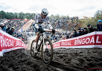 Analist zet de puntjes op de i over de ribbreuk van Mathieu van der Poel: "Om te crossen ergste wat je kunt meemaken"