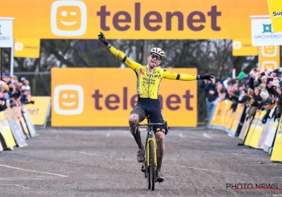 Tong uit de mond: Wout van Aert verklaart zijn opvallende zegegebaar in Gullegem