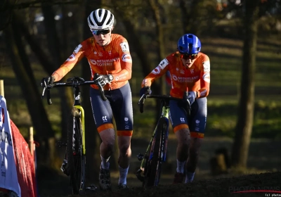 Lucinda Brand furieus en emotioneel na zilver op WK: "Vind ik echt niet kunnen"