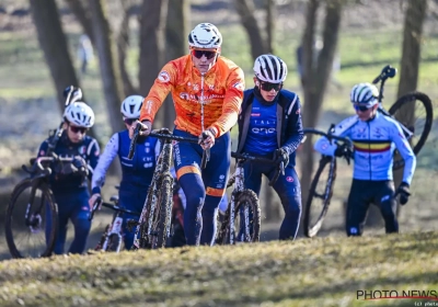 Van der Poel toch wat nerveus door aanwezigheid Van Aert op WK? "Dat is niet van zijn gewoonte"