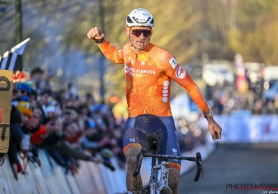 Nederland gaat helemaal uit zijn dak voor Mathieu van der Poel na nieuwe wereldtitel: "Grootste sportman die we hebben"