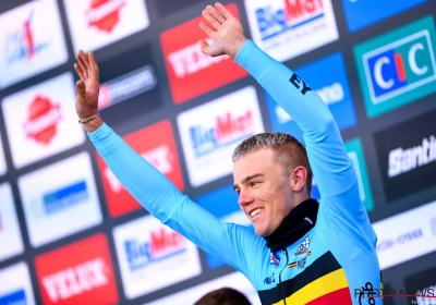 Thibau Nys maakt droom waar en heeft wat te zeggen over Wout van Aert en Mathieu van der Poel: "Veruit beste crosser ooit"