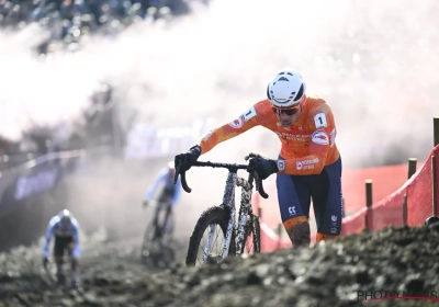 Lachen met de Belgen? Bordjes naar Mathieu van der Poel met 'Plan B' erop