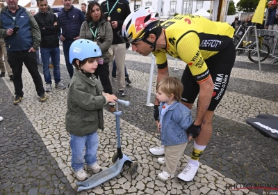 Wout van Aert heeft snelle antwoorden klaar op spervuur aan vragen: "Als papa is dat nog meer een opdracht"