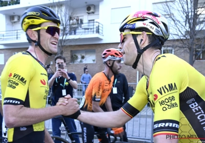 🎥 Van Aert lacht met 'inbreker' Benoot en is ook streng: "Zelfs Georges kan dat beter"