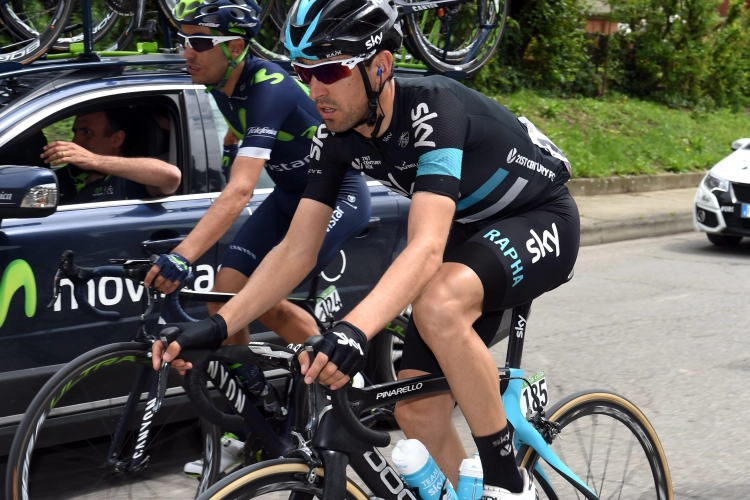 Mikel Nieve hangt aan het einde van het seizoen zijn fiets aan de haak