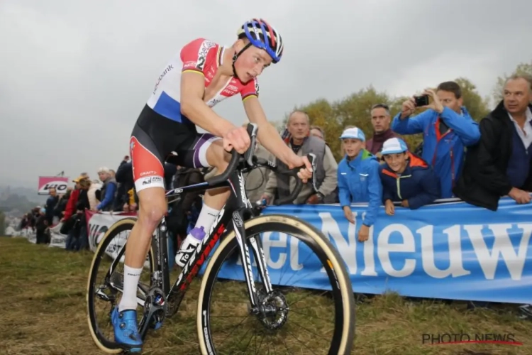 Drie op drie voor Van der Poel: "Had niet door dat Van Aert wisselde"