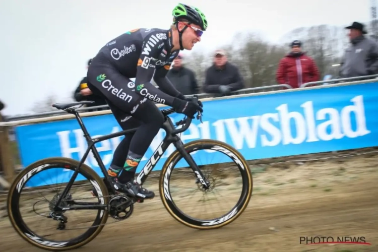 Boezemvriend van Wout Van Aert kampt net als kopman met knieproblemen en moet veldritseizoen vroegtijdig beëindigen 