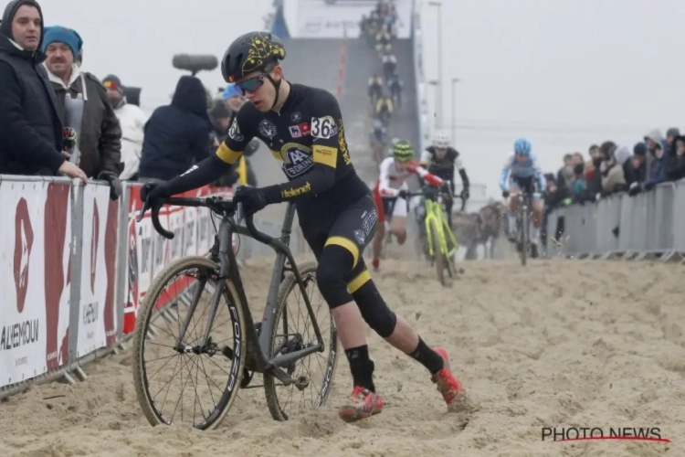 Eerstejaars Thibau Nys verrast met podium in eerste internationale cross ooit