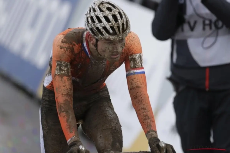 Van der Poel weet met zijn tranen geen blijf: "Grootste ontgoocheling tot nu toe"