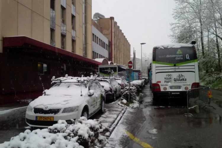 FOTO: het wordt er niet beter op met dat weer in Romandië