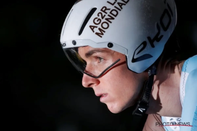 Onprofessioneel? "Bardet kan door slechte helm Tour verliezen"