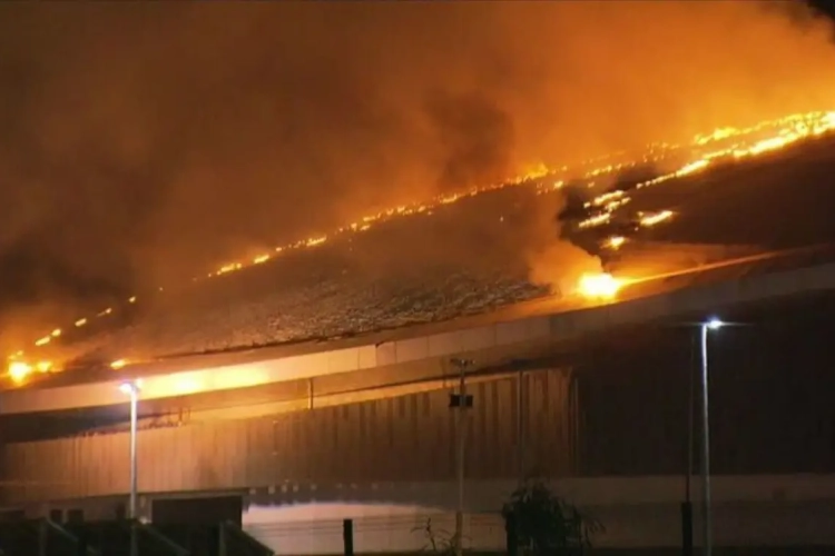 Drama! Olympische wielerbaan verwoest door brand