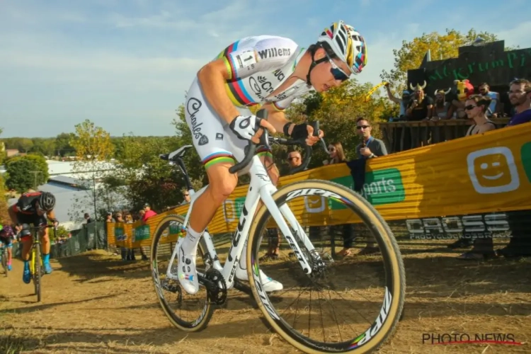 Wout Van Aert kondigt 'leuk nieuws' aan, maar moet zich haasten: "Voor mijn ouders een attack krijgen"