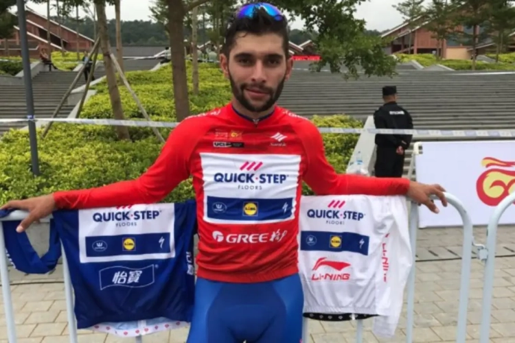 ?Gaviria kan intussen een kledingwinkel beginnen in China