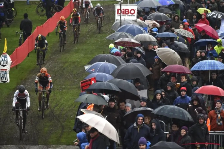 ? Cyclocrossers krijgen déze steile helling voorgeschoteld in Soudal Classics van Hasselt