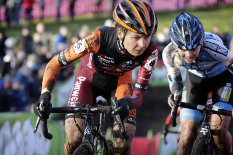 Jolien Verschueren plakt na hersentumor datum op comeback: "Eerste overwinning is een rugnummer opspelden en niet gedubbeld worden"