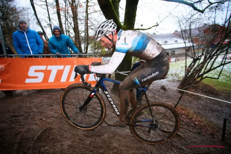 Van der Poel groots in de nederlaag: "Verkoudheid? Daar ga ik het niet op afschuiven, was gewoon niet goed genoeg"